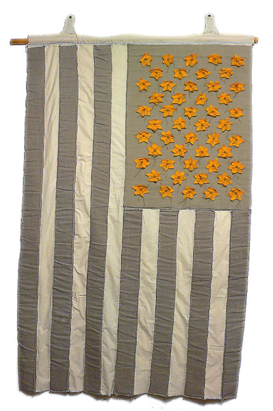 Bandiera, 1975, tele cucite, cm 220x150